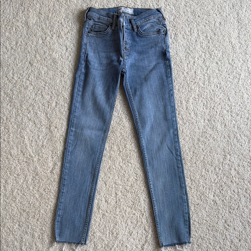 High-Rise Skinny Jeans in Faded Blue